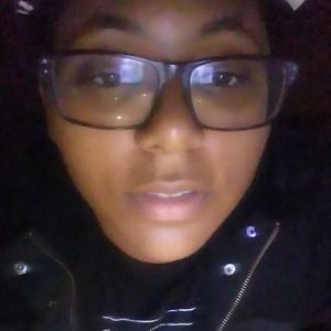 Meet your Posher, Aja